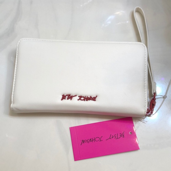 Betsey Johnson White Faux Leather & Red Heart Studded ZA Continental Wallet NWT - Picture 10 of 16